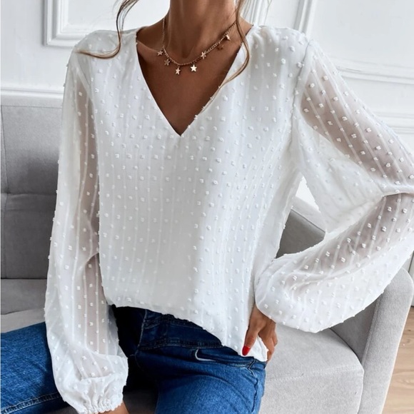 Luxe white Swiss dot sleeve blouse - Picture 4 of 6